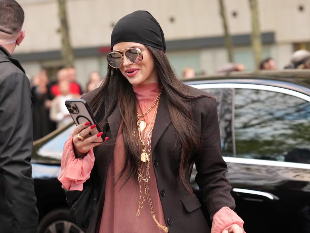 Stylish Outfits Made Easy: Top 4 Fashion Apps for Your Phone