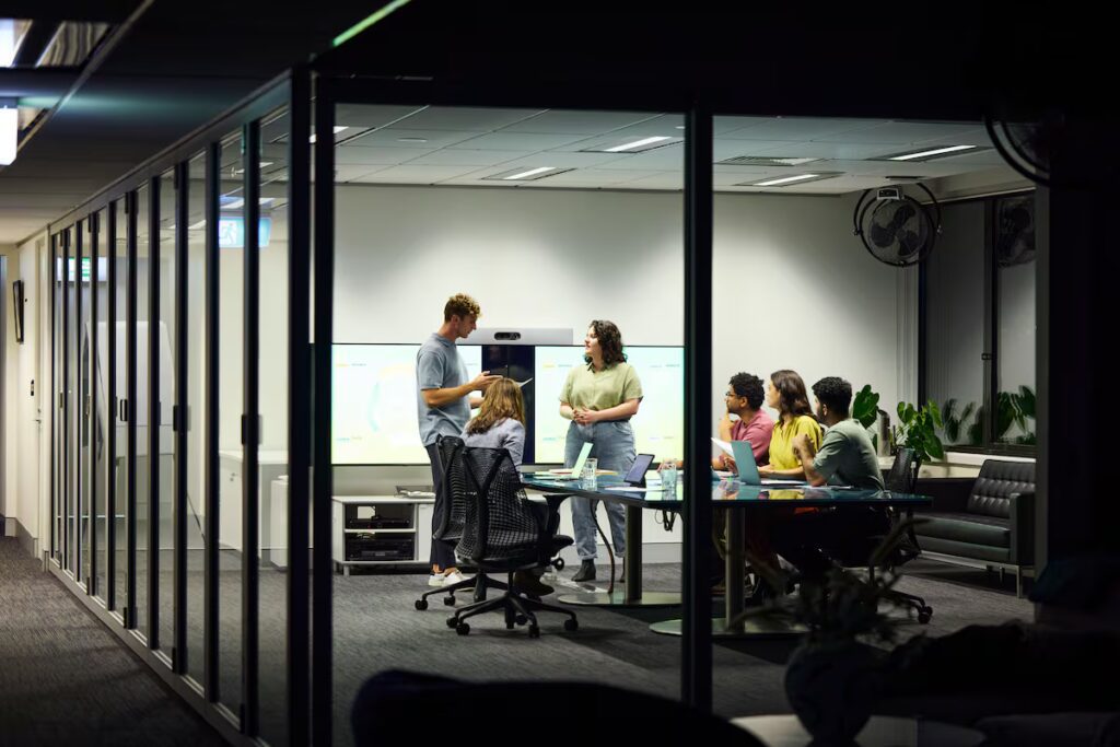 Gen Z Chooses Free Time Over Promotions: The Rise of Professional Minimalism