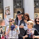 Is Instagram Messaging the New Smoking? The 'Tobacco Era' Hits Social Media