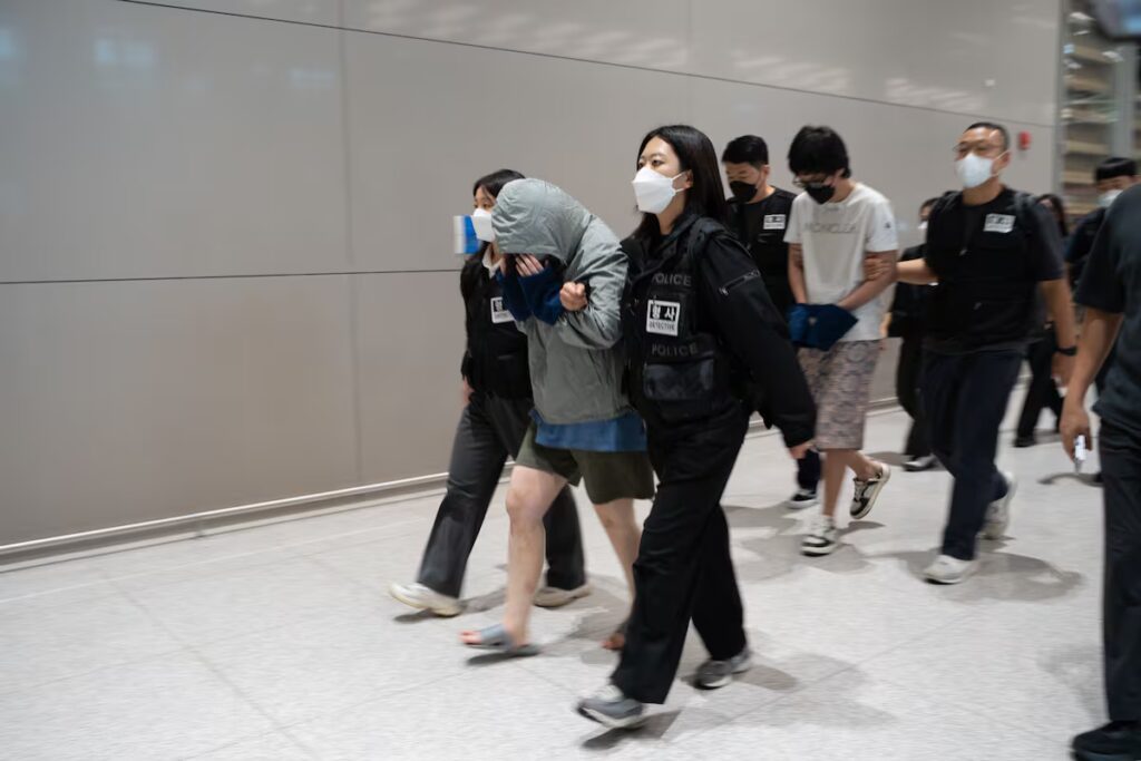 Ex-Forced Worker Reveals Secrets of Online Romance Scams