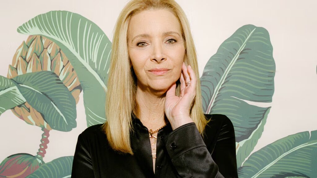 Lisa Kudrow Embraces Aging: "Excuse Me for Not Dying!"