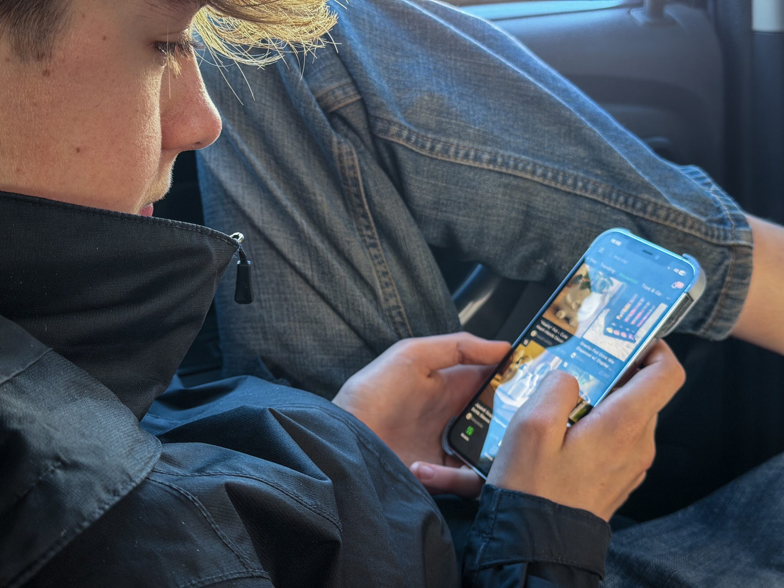 Low-Income Teens in [Location] Face Greater Issues from Excessive Social Media Use