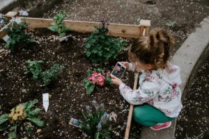 Children Question Parents' Love Amid Screen Addiction Crisis