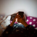 Expert Reveals Alarming Digital Addiction Among Minors in Weekend Isolation