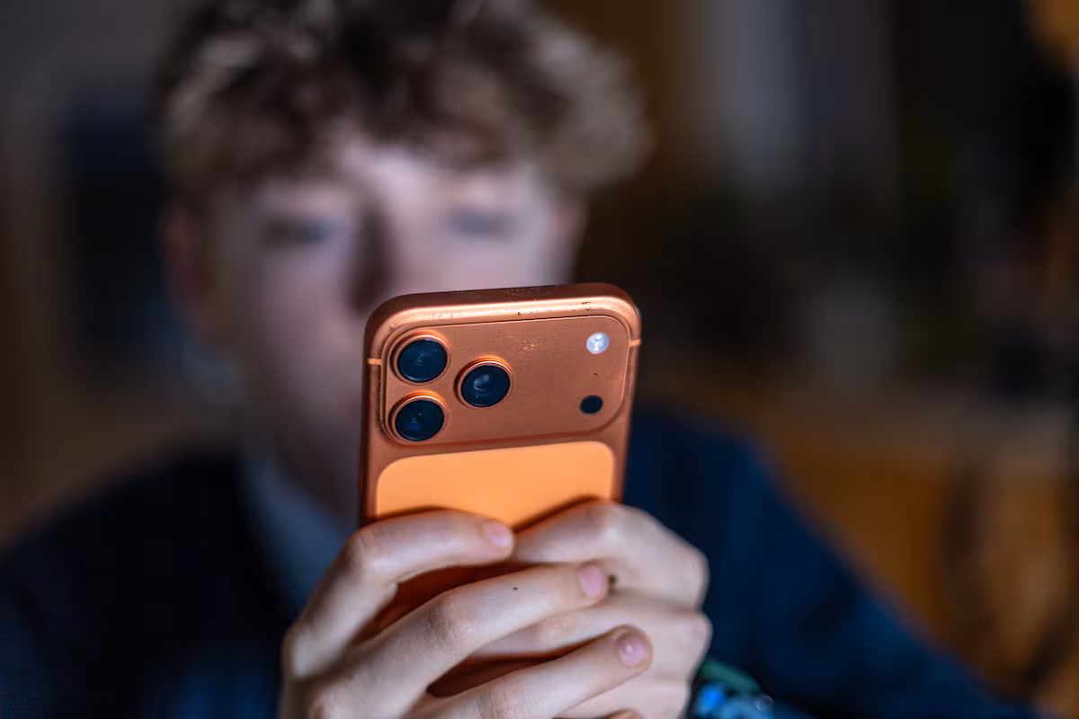 Over 350 Scientists Sound Alarm on Online Age Verification Risks