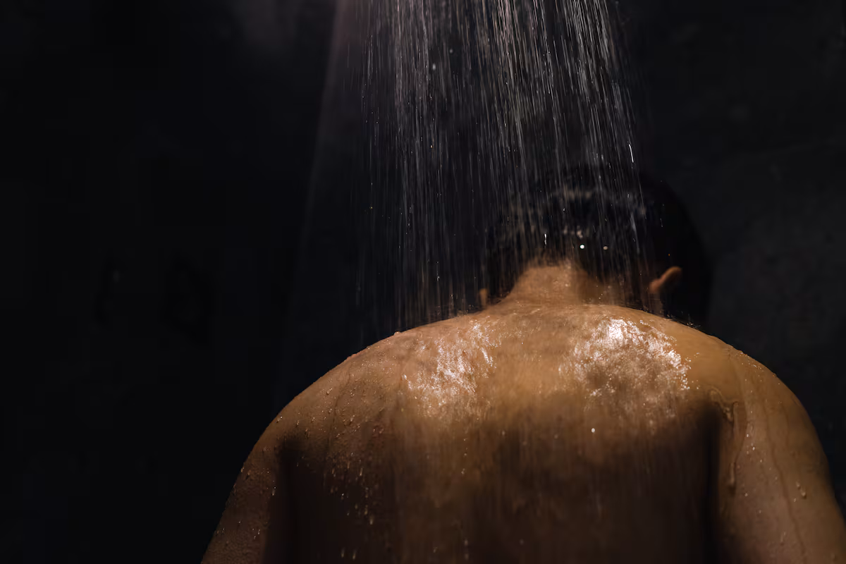 Can Showering in the Dark Improve Sleep? Science Weighs In