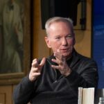 College Students Boo AI at US Graduation: A Generational Rejection?