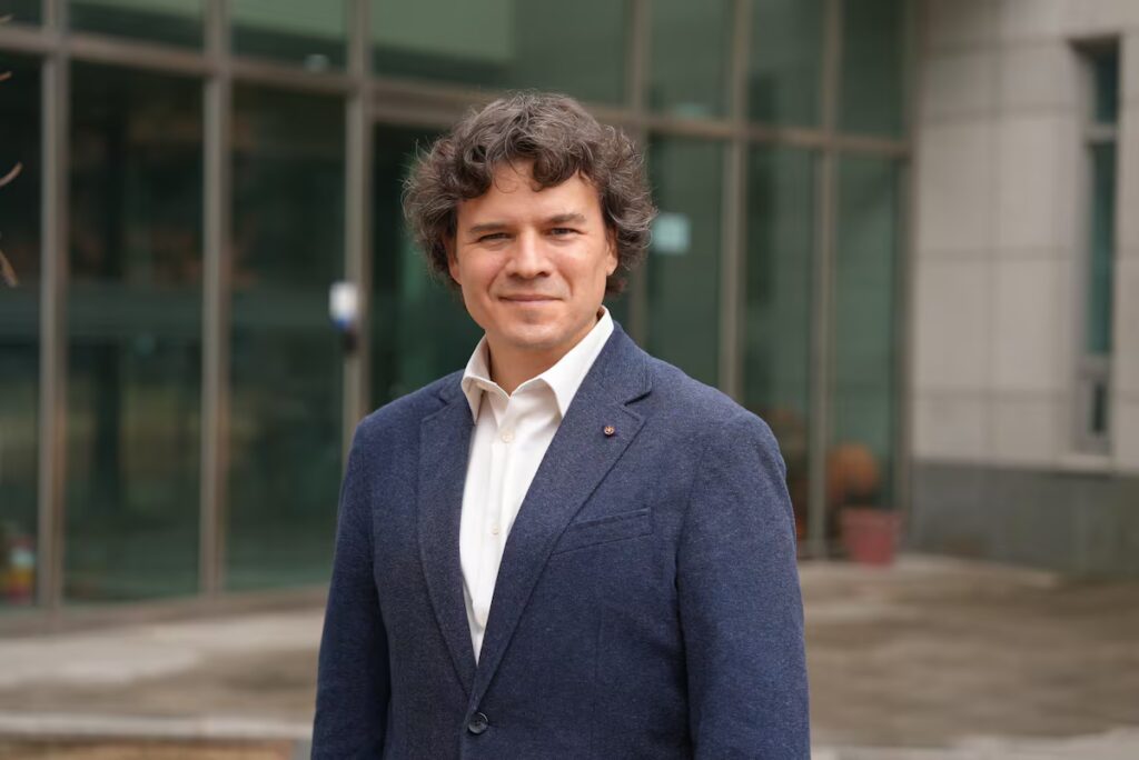 Pablo Jarillo Herrero Claims Discovery of Inverse Philosopher's Stone Material